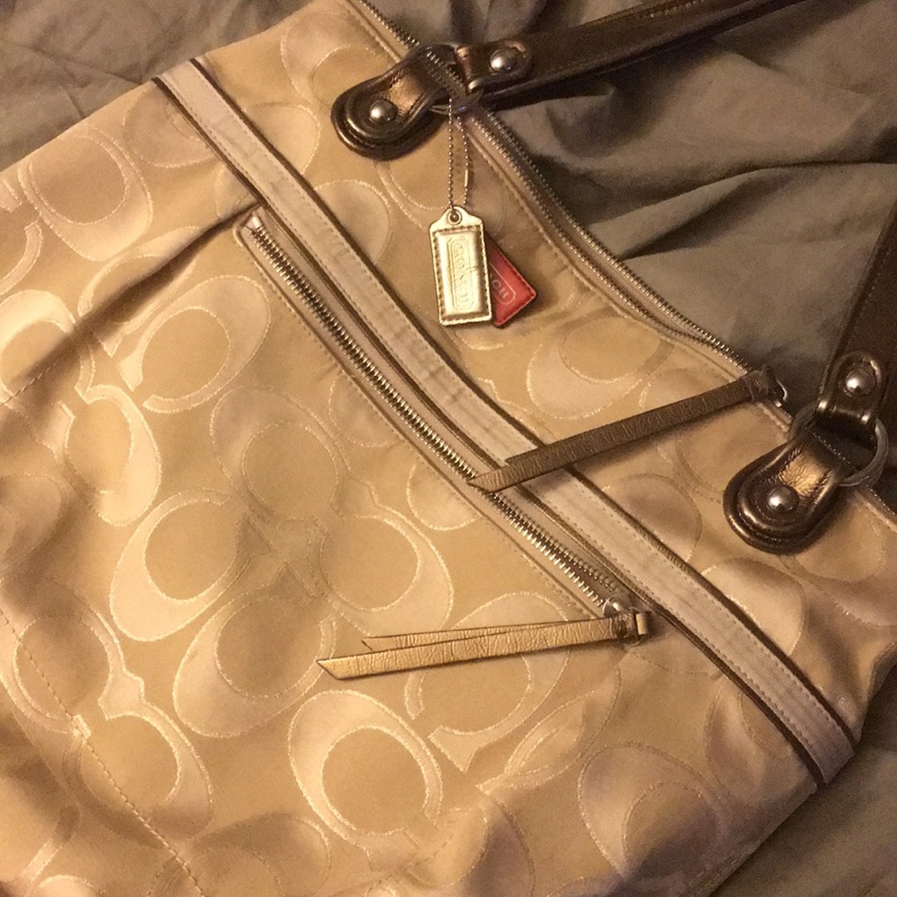 Tote - Picture 2 of 2